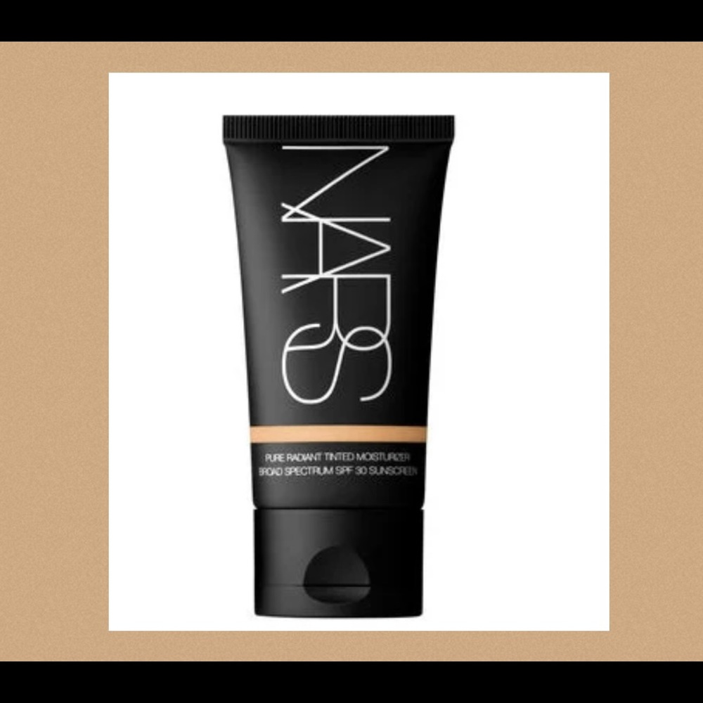 Pure radiant tinted moisturizer "ST.MORITZ"
